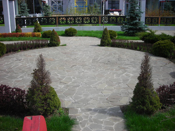 Мощение дорожек с укладкой на готовое основание